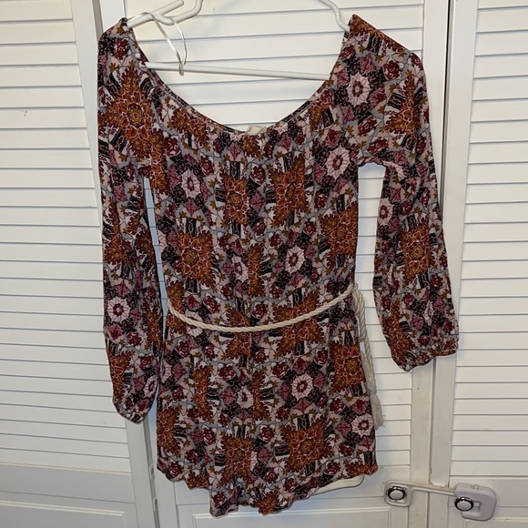 ontheland Tie Belt Shorts Romper Small - Picture 4 of 4